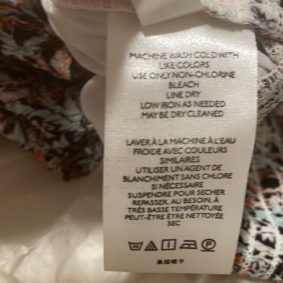 Anthropologie Ruffled Print Blouse, size XL. Perfect Fall colors! - Picture 10 of 11